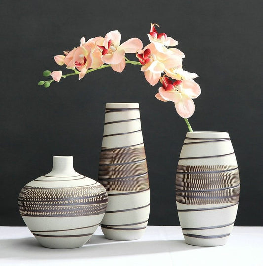 Vintage Ceramic Vase Set – 3-Piece Decorative Accent for Home Décor